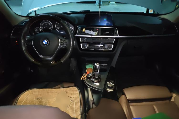 Used BMW 3 Series 2018 320Li Fashion Model Center Console