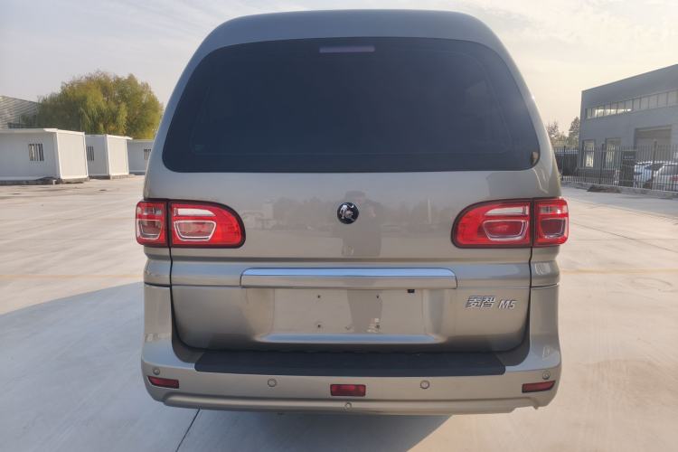 Used FORTHING Lingzhi 2023 M5L 1.6L Comfort 9-Seater
