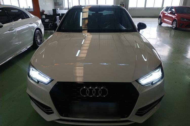 Used Audi A4L 2019 40 TFSI Ambition China VI