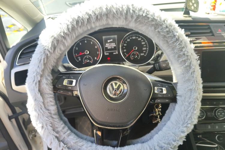 Used Volkswagen Touran 2018 Volkswagen Touran L 280TSI DSG Comfort Edition 7 Seats China V Emission Standard Steering Wheel