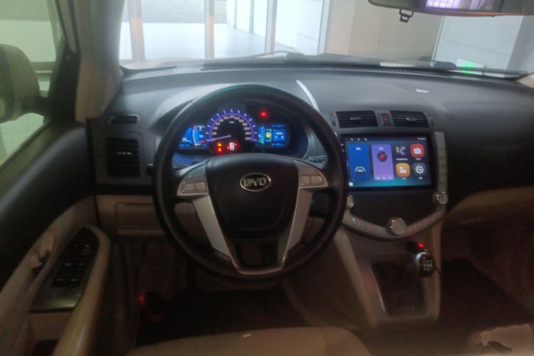 Used BYD S6 2014 2.0L Manual Luxury 5-Seater