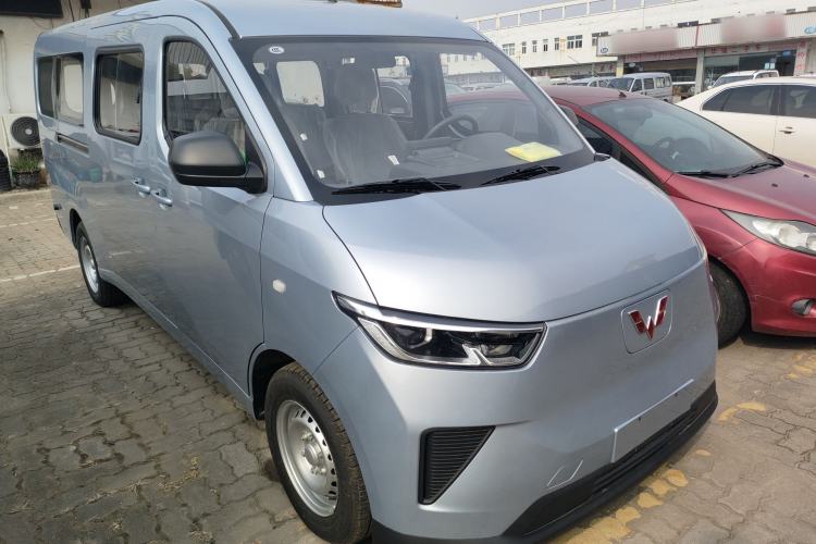Used Wuling Yangguang 2025 Model 400km Bus Edition—Comfort Edition
