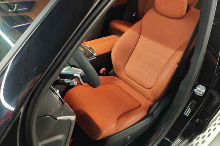 Used Mercedes-Benz GLC 2025 GLC 260 L 4MATIC Luxury Model