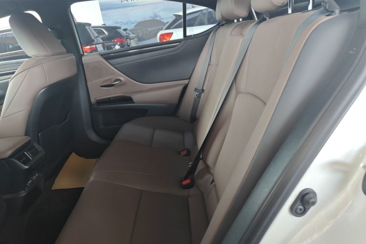 Used Lexus ES 2022 200 Excellence Edition
