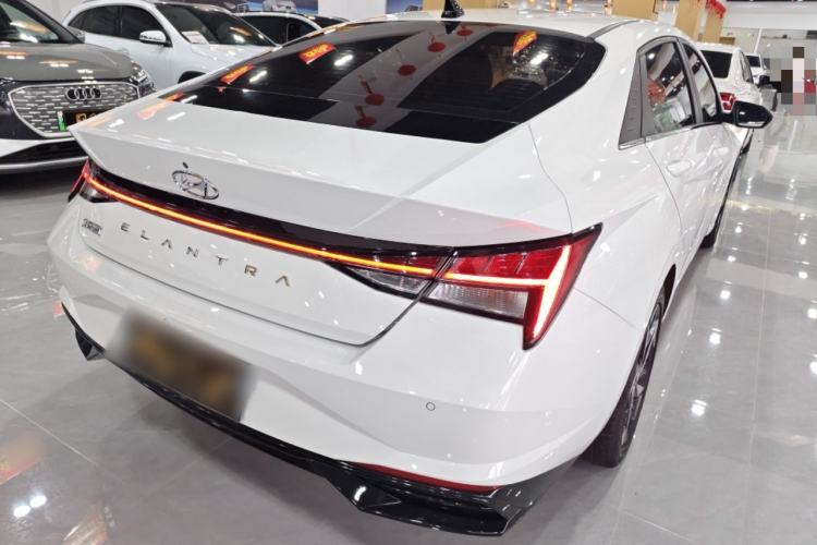 Used Hyundai Elantra 2022 1.5L CVT LUX Prestige Edition Rear Right 45 Deg