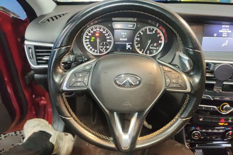 Used Infiniti QX30 2017 1.6T Two-Wheel-Drive Sport Edition