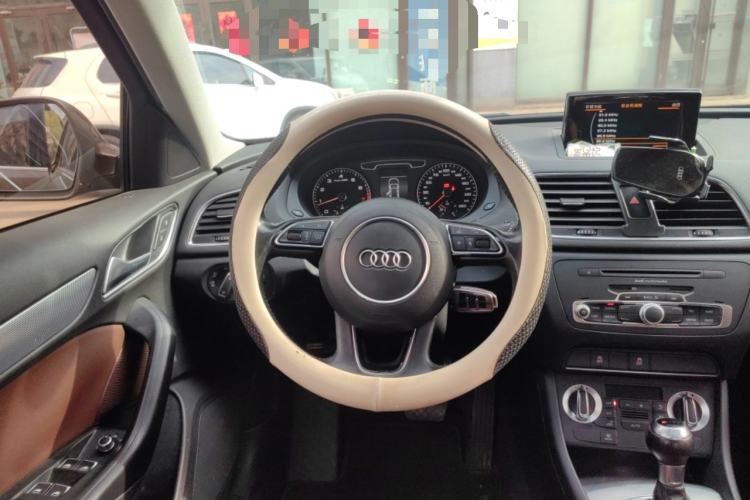 Used Audi Q3 2015 30 TFSI Comfort Model Steering Wheel