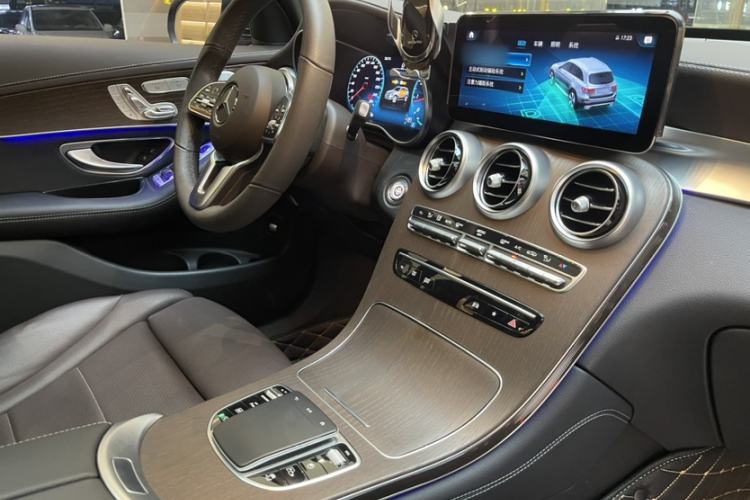 Used Mercedes-Benz GLC 2021 GLC 260 L 4MATIC Luxury Model Interior 10