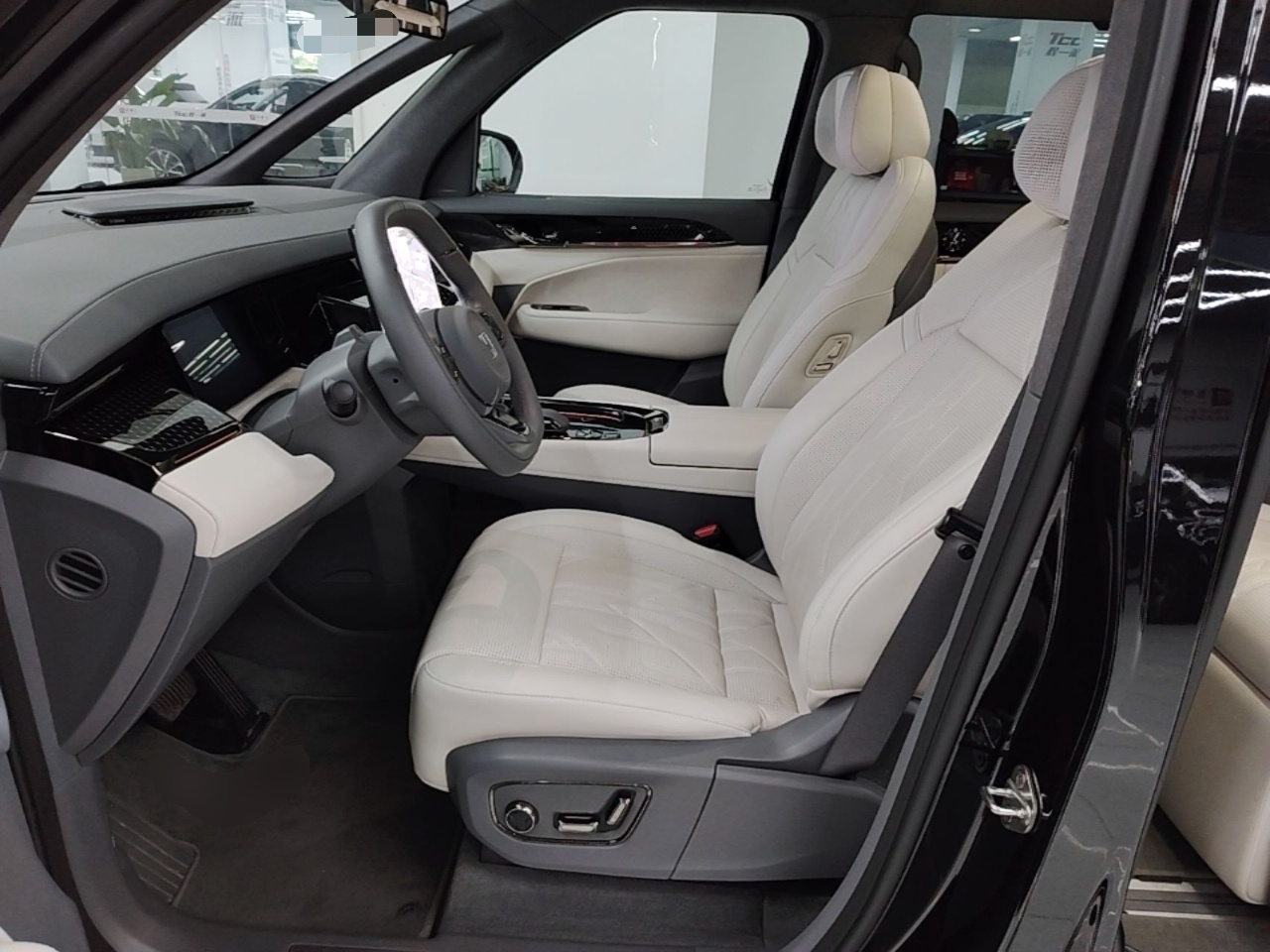 Zeekr 009 2024 Six-Seat Executive Version 4WD 108 kWh — снимка 17