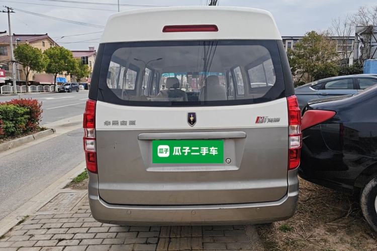 Used Jinbei Hiace X30 2023 1.5L Wealthy-Style Passenger Van 5/6/7-Seater Non-Air-Conditioned Version SWC15M Rear