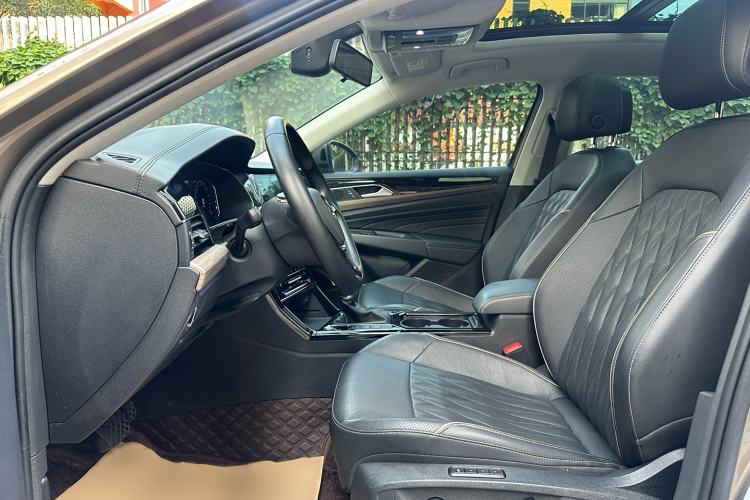 Used Volkswagen Passat 2020 Revised Version 330TSI Luxury Edition China VI Standard