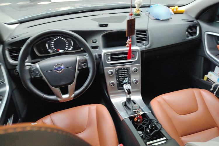 Used Volvo S60 2017 S60L T4 Smart Range Edition
