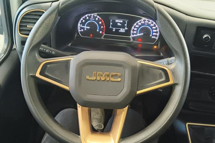 Used JMC Transit 2019 2.8T Commercial Version Short Wheelbase Mid-Roof 3-Seater China VI Standard JX493