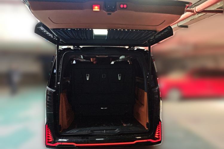 Used Mercedes-Benz Vito 2024 2.0T Business Version 7 Seats Trunk