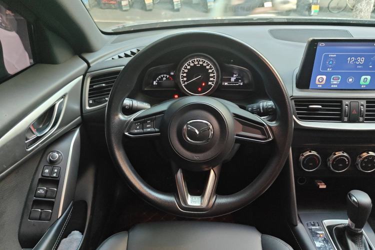Used Mazda CX-4 2018 2.0L Automatic Two-Wheel Drive Blue Sky Dynamic Version China VI Standard Steering Wheel