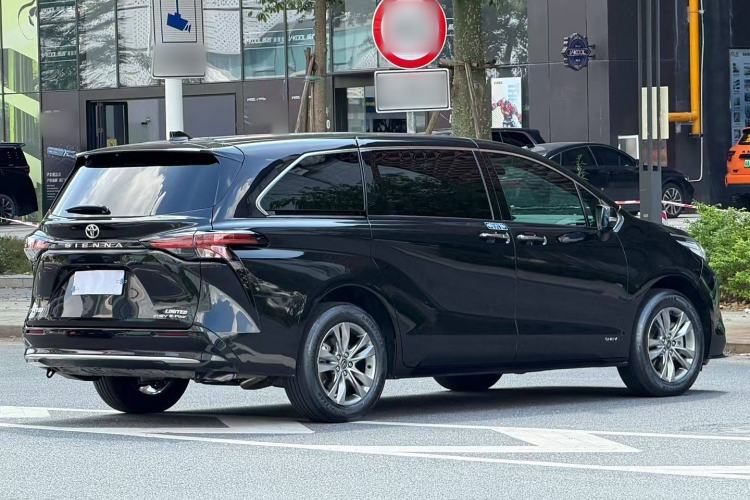 Used Toyota Sienna 2024 2.5L Hybrid Four-Wheel Drive Prestige Edition