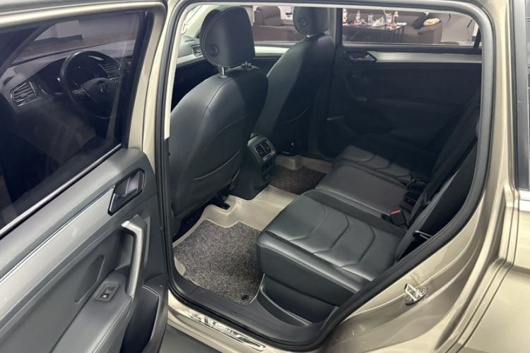 Used Volkswagen Tiguan L 2017 330TSI Automatic Two-Wheel Drive Luxury Edition
