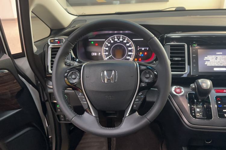 Used Honda Elysion 2016 2.4L Supreme Edition
