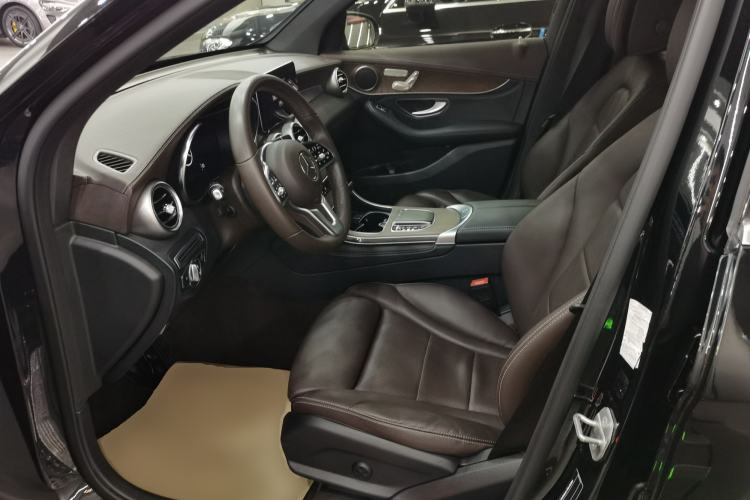 Used Mercedes-Benz GLC 2020 Facelift GLC 300 L 4MATIC Dynamic Edition
