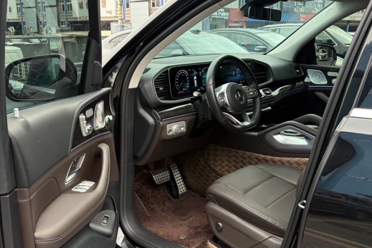 Used Mercedes-Benz GLS 2023 Refresh GLS 450 4MATIC Fashion Edition Interior 6