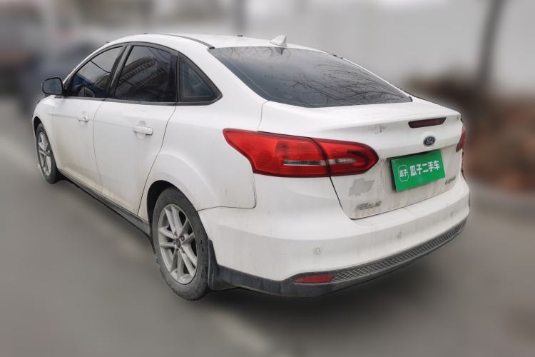 Used Ford Focus 2015 Sedan 1.6L Manual Fashion Edition