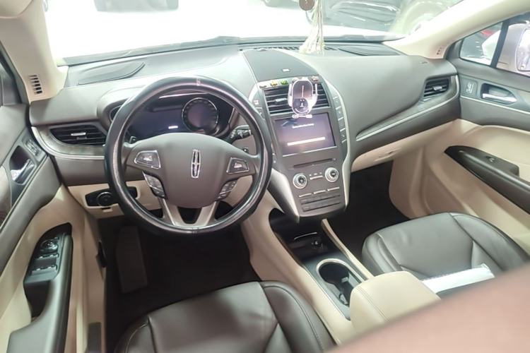 Used Lincoln MKC 2017 2.0T Two-Wheel-Drive Luxury Edition
