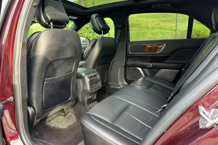 Used Lincoln Continental 2019 2.0T Two-Wheel Drive Luxury Edition China VI Standard
