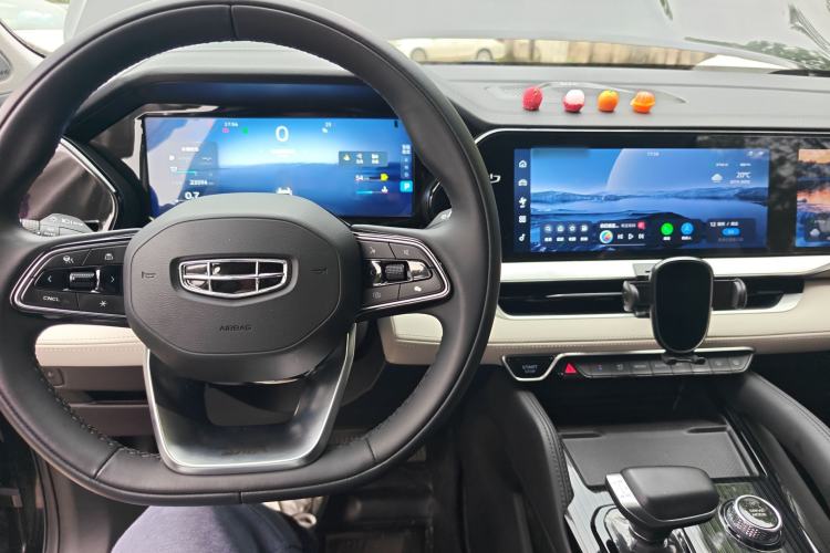 Used Geely Auto Monjaro L 2023 2.0TD High-Power Automatic Two-Wheel Drive Flagship Version Center Console