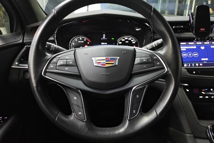 Used Cadillac XT5 2022 2.0T Two-Wheel Drive Luxury Version Steering Wheel