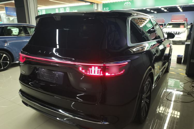 Used Hima AITO M8 2025 Extended-Range Max+ Version 53.4 kWh 6-Seater Edition Rear Right 45 Deg