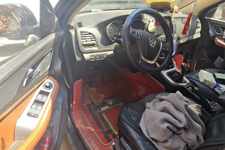 Used Baojun 560 2015 1.8L Manual Elite Edition

