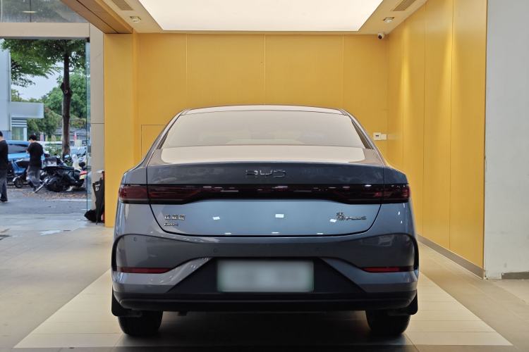 Used BYD Qin PLUS 2025 DM-i Smart Drive 55KM Leading Model
