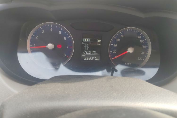 Used Venucia R50 2015 1.6L Manual Fashion Edition
