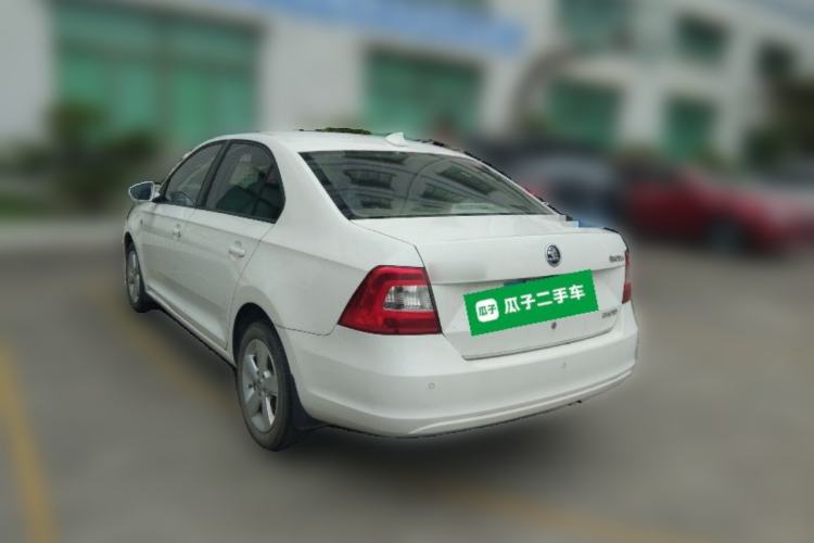 Used Skoda Rapid 2015 1.6L Automatic Smart Selection Model
