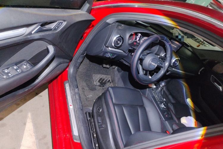 Used Audi A3 2019 Sportback 35 TFSI Sporty Version National V
