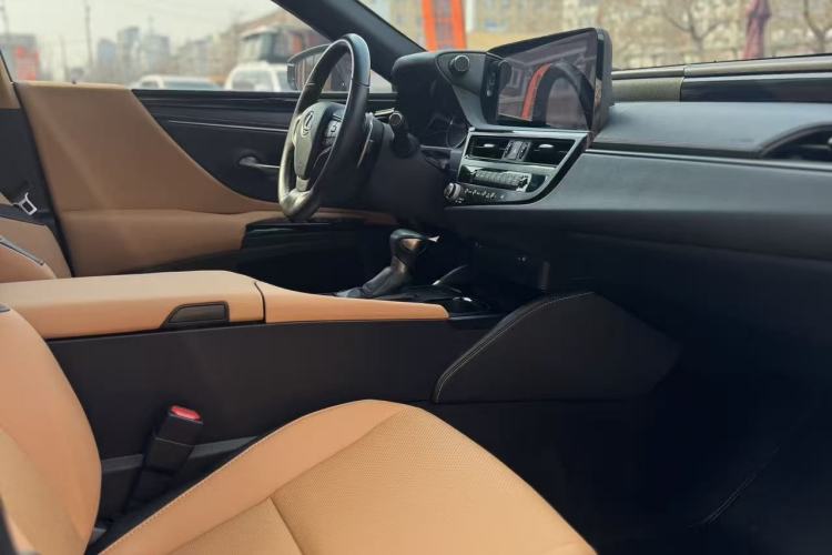 Used Lexus ES 2023 200 Excellence Edition
