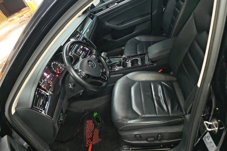 Used Volkswagen Phideon 2019 380TSI Two-Wheel Drive Business Edition China VI Standard
