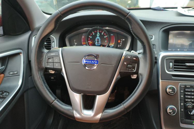 Used Volvo V60 2014 T5 Zhiya Edition