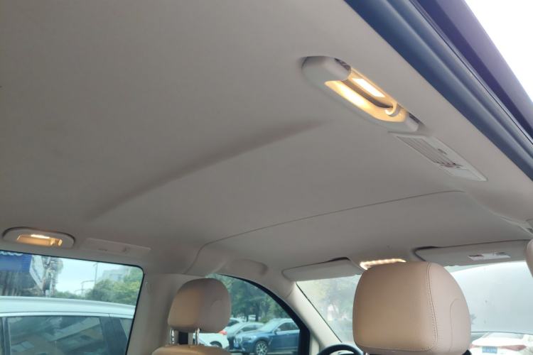 Used Mercedes-Benz Vito 2021 2.0T Elite Version 7 Seats