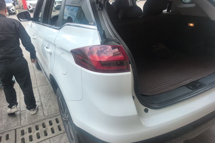 Used Geely Auto Emgrand X7 Sport 2022 1.8TD DCT Zhiya Trim Exterior 2