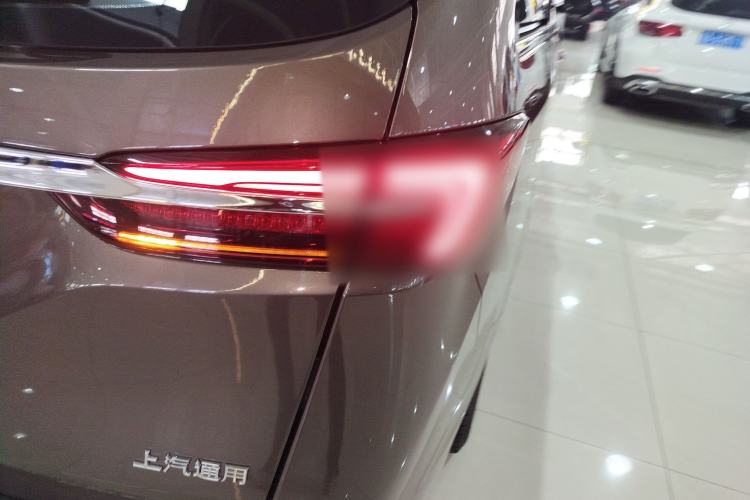 Used Buick GL8 2023 Land Executive Class Comfort Model
