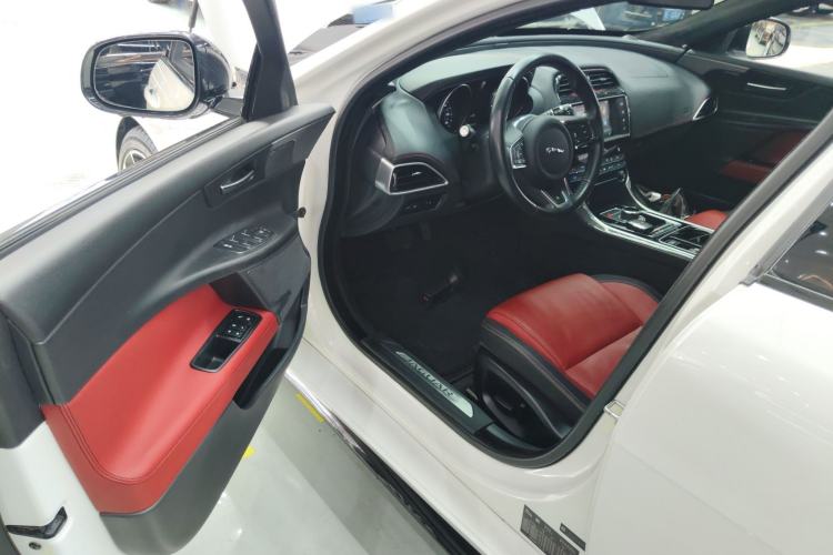 Used Jaguar XE 2015 2.0T 200 PS R-Sport