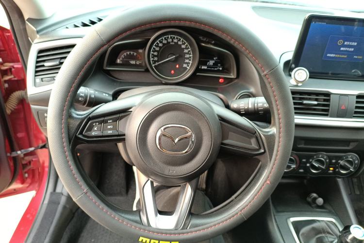 Used Mazda Mazda 3 Axela 2017 Hatchback 1.5L Manual Comfort Edition China V