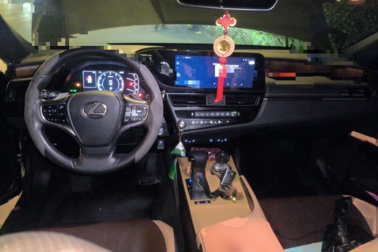 Used Lexus ES 2024 200 Premium Edition Center Console