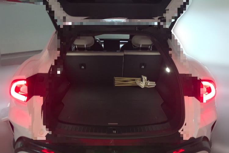 Used Xiaomi Auto YU7 2025 Ultra-Long Range High-Performance All-Wheel-Drive Max Edition
