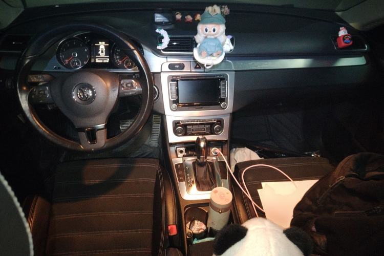 Used Volkswagen FAW-Volkswagen CC 2011 1.8TSI Luxury Model Center Console