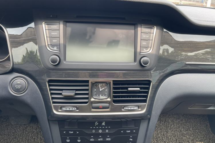Used Hongqi H7 2019 2.0T Elite Edition Audio And AC Panel