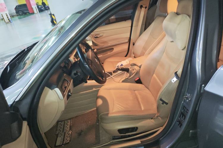 Used BMW 3 Series 2010 320i Luxury Model
