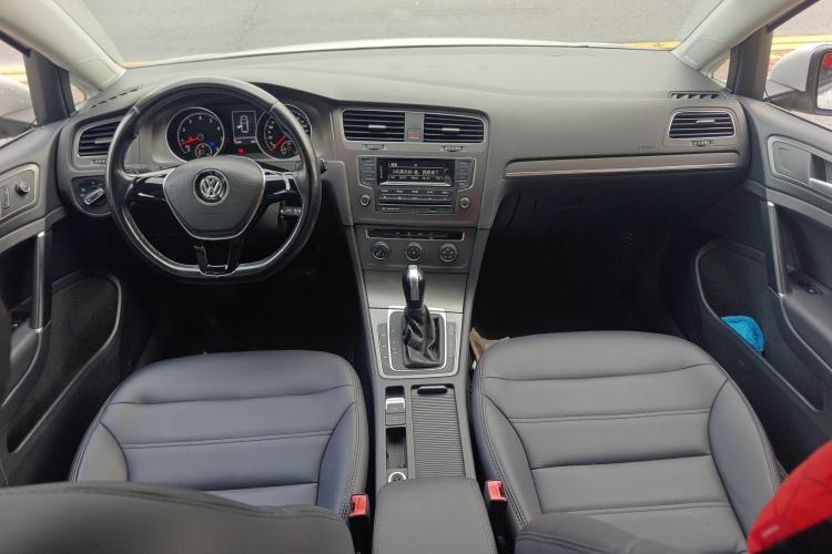 Used Volkswagen Golf 2014 1.6L Automatic Comfort Model Center Console