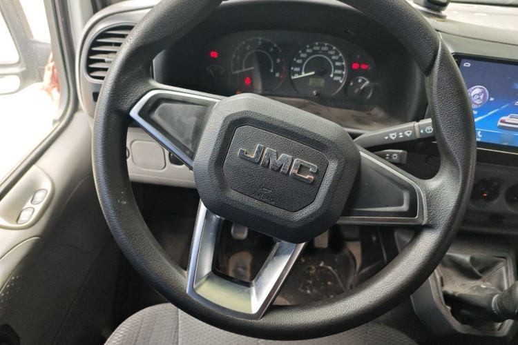 Used JMC Transit 2017 2.8T Commercial Version Short Wheelbase Mid-Roof 6/7/8-Seater JX493